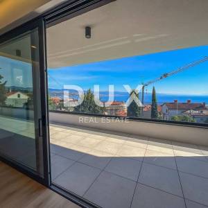 OPATIJA, CENTAR - stan 132m2 u novogradnji s vrtom, bazenom, garažom, pogled na more, centar Opatije