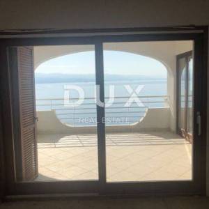 OPATIJA, CENTAR- stan 170m2 na 1.katu 2S+DB s panoramskim pogledom na more + okoliš 100m2
