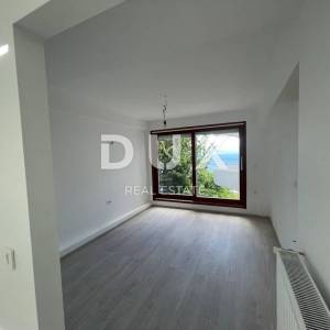 OPATIJA, CENTAR- stan 170m2 na 1.katu 2S+DB s panoramskim pogledom na more + okoliš 100m2