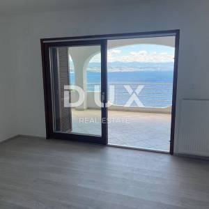 OPATIJA, CENTAR- stan 170m2 na 1.katu 2S+DB s panoramskim pogledom na more + okoliš 100m2