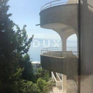OPATIJA, CENTAR- stan 170m2 na 1.katu 2S+DB s panoramskim pogledom na more + okoliš 100m2