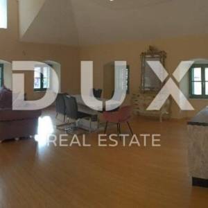 OPATIJA, CENTAR- stan, 180 m2, OKUĆNICA, PARKING!!!