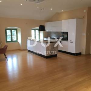 OPATIJA, CENTAR- stan, 180 m2, OKUĆNICA, PARKING!!!