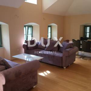 OPATIJA, CENTAR- stan, 180 m2, OKUĆNICA, PARKING!!!