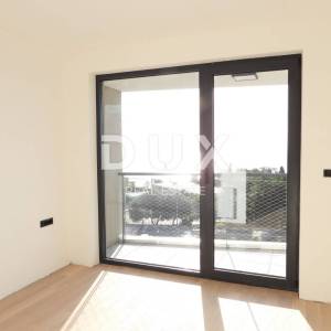 OPATIJA, CENTAR- stan 180.97m2 DB+4S s panoramskim pogledom na more- 2.KAT- STAN 202