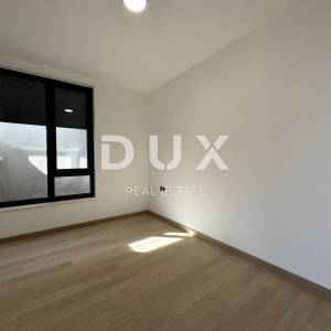 OPATIJA, CENTAR- stan 59,86m2 DB+2S s panoramskim pogledom na more- prizemlje + okućnica 73,1m2- APP 204