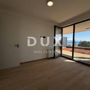 OPATIJA, CENTAR- stan 59,86m2 DB+2S s panoramskim pogledom na more- prizemlje + okućnica 73,1m2- APP 204