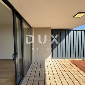 OPATIJA, CENTAR- stan 59,86m2 DB+2S s panoramskim pogledom na more- prizemlje + okućnica 73,1m2- APP 204