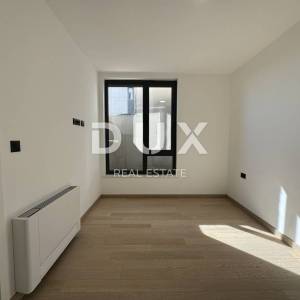 OPATIJA, CENTAR- stan 59,86m2 DB+2S s panoramskim pogledom na more- prizemlje + okućnica 73,1m2- APP 204