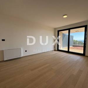 OPATIJA, CENTAR- stan 59,86m2 DB+2S s panoramskim pogledom na more- prizemlje + okućnica 73,1m2- APP 204