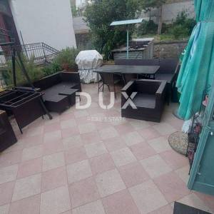 OPATIJA, CENTAR- stan 67m2 (155m2) s pogledom na more+ terasa 30m2 + garaža + 2x konoba + 1 parking