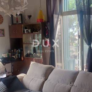 OPATIJA, CENTAR- stan 67m2 (155m2) s pogledom na more+ terasa 30m2 + garaža + 2x konoba + 1 parking