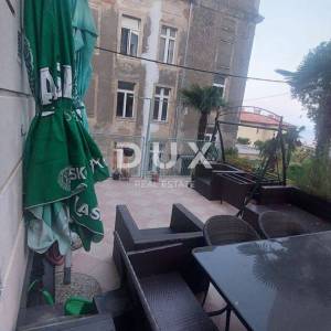 OPATIJA, CENTAR- stan 67m2 (155m2) s pogledom na more+ terasa 30m2 + garaža + 2x konoba + 1 parking