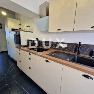 OPATIJA, CENTAR - stan od 100 m2, drugi red do mora