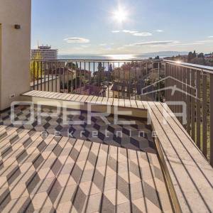 Opatija centar – stan s garažom i pogledom na more