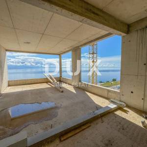 OPATIJA, CENTAR - stan s panoramskim pogledom na more, garažom i jacuzzijem iznad centra Opatije 