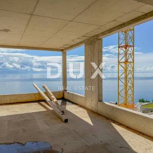 OPATIJA, CENTAR - stan s panoramskim pogledom na more, garažom i jacuzzijem iznad centra Opatije 