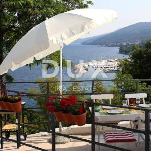 OPATIJA, CENTAR - stan s terasom i pogledom na more! PRILIKA!