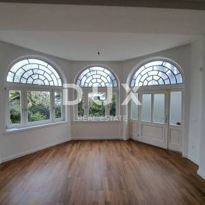 OPATIJA, CENTAR - stan u centru od 108 m2, drugi red do mora s garažom
