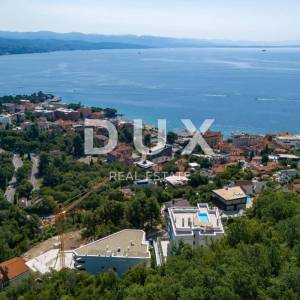 OPATIJA, CENTAR - stan u novogradnji s pogledom na more, zajednički bazen, garaža