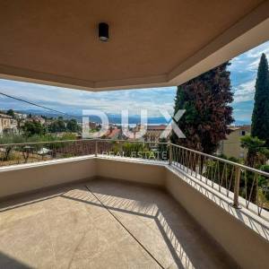 OPATIJA, CENTAR – stan za najam u luksuznoj novogradnji s pogledom i garažom, samo 80m od Lungomare