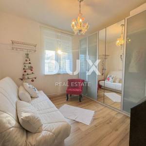 OPATIJA, CENTAR - udoban stan s bazenom, terasom i izvrsnim pogledom na more