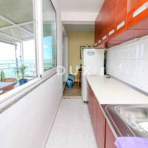 OPATIJA, CENTAR – udoban stan za dugoročni najam u centru Opatije s pogledom na more