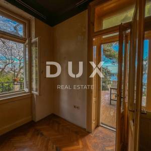 OPATIJA, CENTAR - unikatna povijesna vila površine 484m2 drugi red do mora