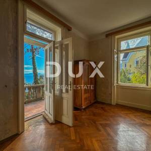 OPATIJA, CENTAR - unikatna povijesna vila površine 484m2 drugi red do mora