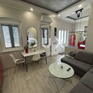 OPATIJA, CENTAR - uređen apartman, velika terasa!!
