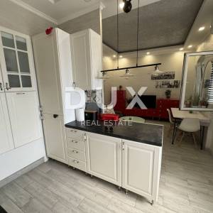 OPATIJA, CENTAR - uređen apartman, velika terasa!!