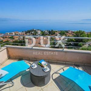 OPATIJA, CENTAR – veliki dvoetažni stan 122m2 s panoramskim pogledom na more, dvije garaže, blizina centra
