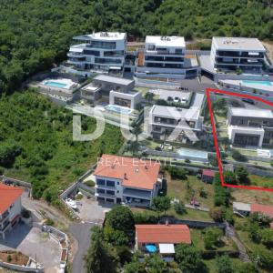 OPATIJA, CENTAR - zemljište 929m2 za vilu s bazenom s građevinskom dozvolom, centar Opatije, panoramski pogled