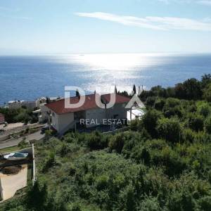 OPATIJA, CENTAR - zemljište 929m2 za vilu s bazenom s građevinskom dozvolom, centar Opatije, panoramski pogled
