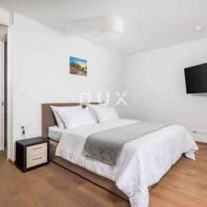 OPATIJA, CENTAR – zimski najam – prostrani apartman s pogledom na more, garažom i terasom