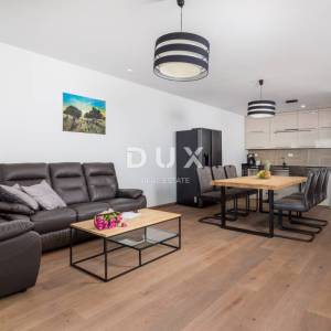 OPATIJA, CENTAR – zimski najam – prostrani apartman s pogledom na more, garažom i terasom