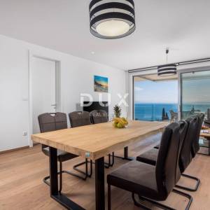 OPATIJA, CENTAR – zimski najam – prostrani apartman s pogledom na more, garažom i terasom