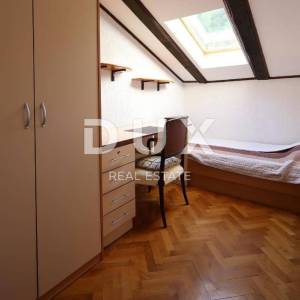 OPATIJA - dio kuće s pogledom na more s 2 stana i 1 apartmanom