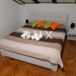 OPATIJA - dio kuće s pogledom na more s 2 stana i 1 apartmanom