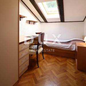 OPATIJA - dio kuće s pogledom na more s 2 stana i 1 apartmanom