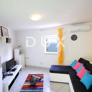 OPATIJA - dio kuće s pogledom na more s 2 stana i 1 apartmanom