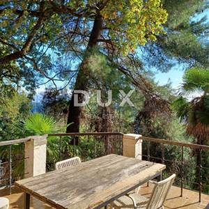 OPATIJA- dvoetažni stan u villi 2. RED DO MORA!!- 3S+DB +spremnik u suterenu- ukupno 294m2 
