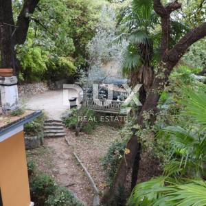 OPATIJA- dvoetažni stan u villi 2. RED DO MORA!!- 3S+DB +spremnik u suterenu- ukupno 294m2 