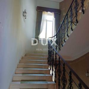 OPATIJA- dvoetažni stan u villi 2. RED DO MORA!!- 3S+DB +spremnik u suterenu- ukupno 294m2 