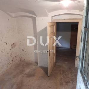 OPATIJA- dvoetažni stan u villi 2. RED DO MORA!!- 3S+DB +spremnik u suterenu- ukupno 294m2 