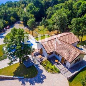 OPATIJA - EKSKLUZIVNA VILA U OKOLICI OPATIJE – Oaza luksuza i privatnosti nadomak mora