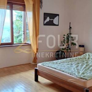 Opatija, etaža, 3s+db, velika terasa, odlična pozicija!