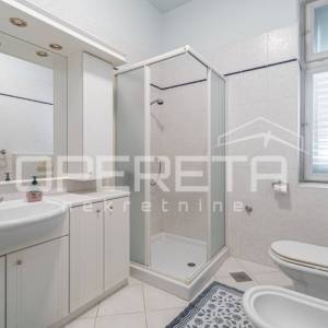 OPATIJA – etaža povijesne vile, 1. red do mora