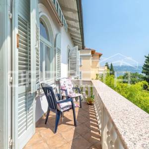 OPATIJA – etaža povijesne vile, 1. red do mora