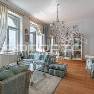 OPATIJA – etaža povijesne vile, 1. red do mora